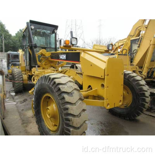 Peralatan Konstruksi Bekas CAT 140K Motor Grader